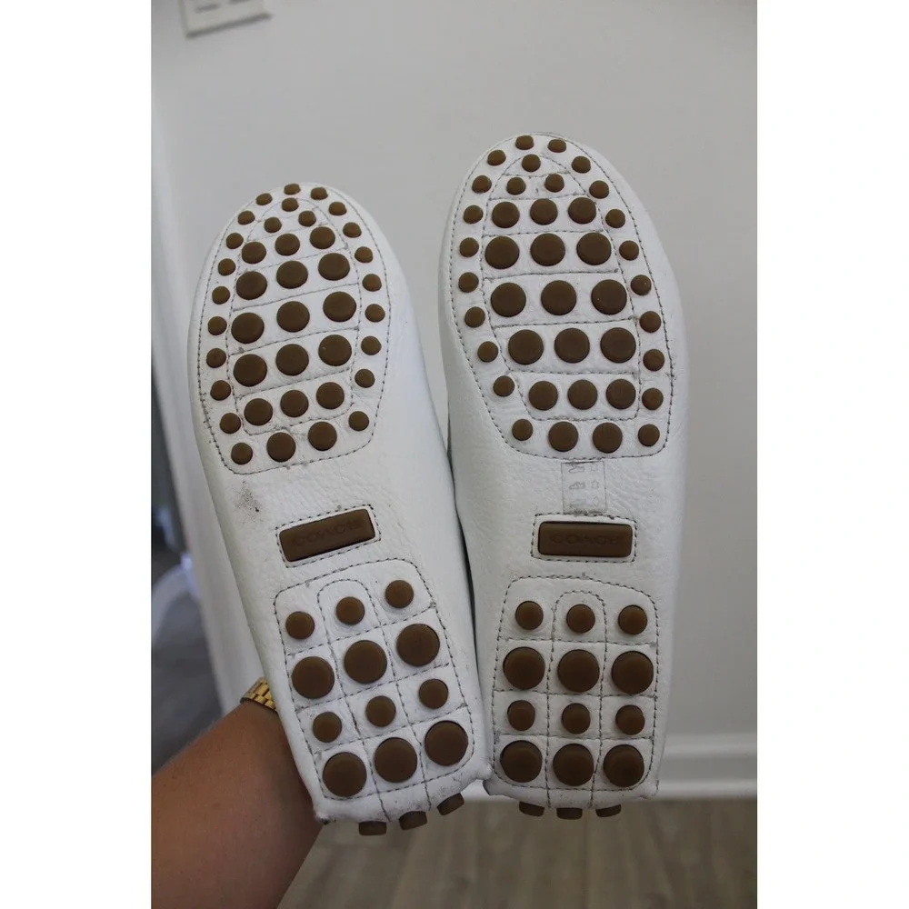 Coach Nicola White Pebbled Leather Driver Loafers Womens 8.5 Silver Logo Q1873